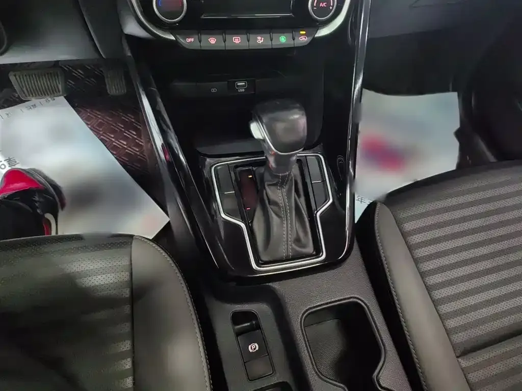 Kia Sportage — фото 10