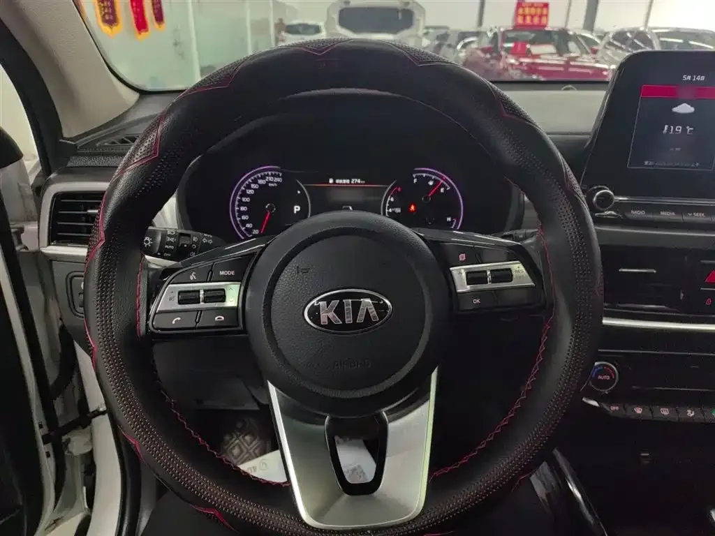 Kia Sportage — фото 8