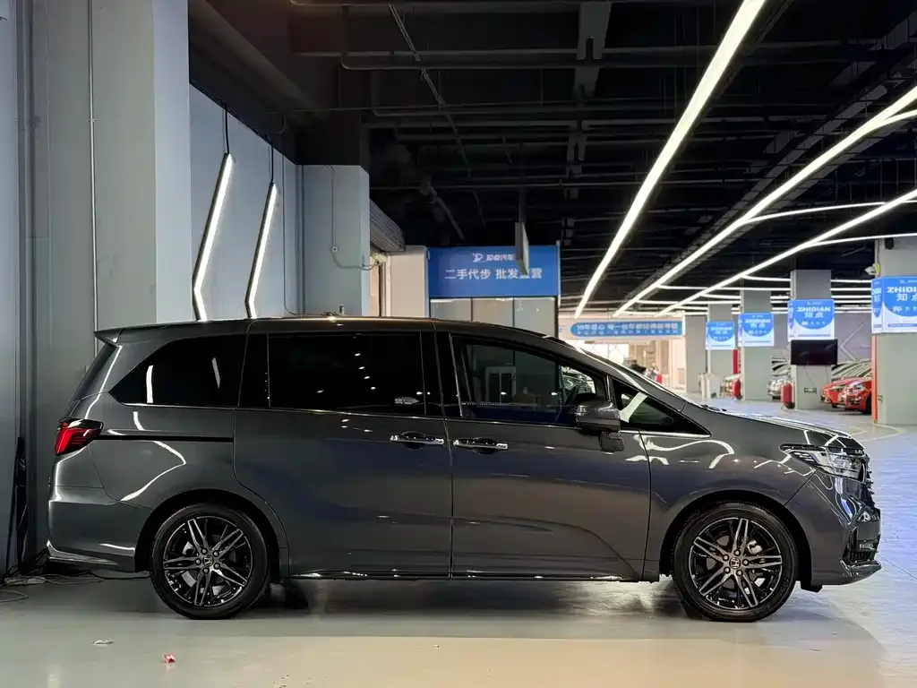 Honda Odyssey — фото 10
