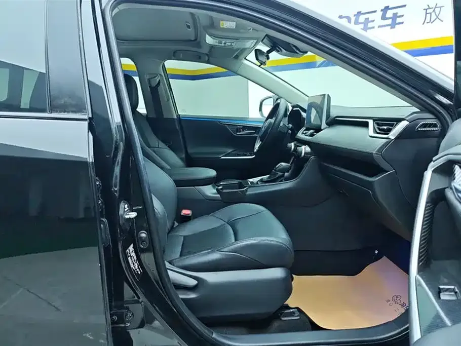 Toyota Wildlander — фото 10