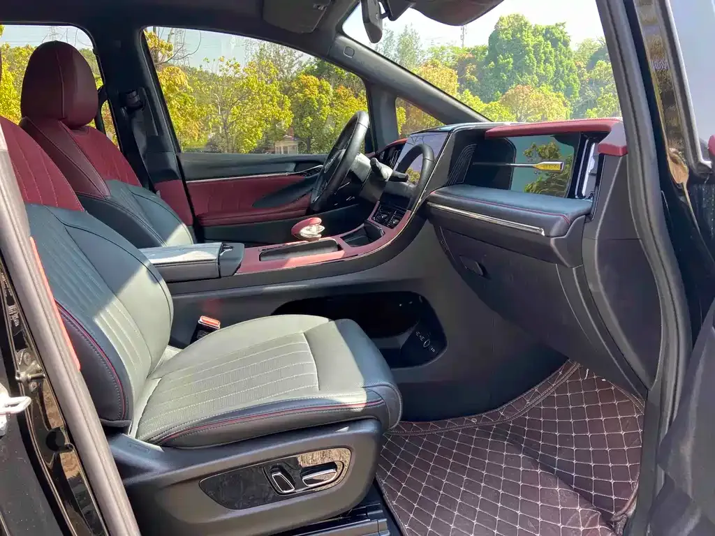 GAC Motor Trumpchi M8 — фото 7