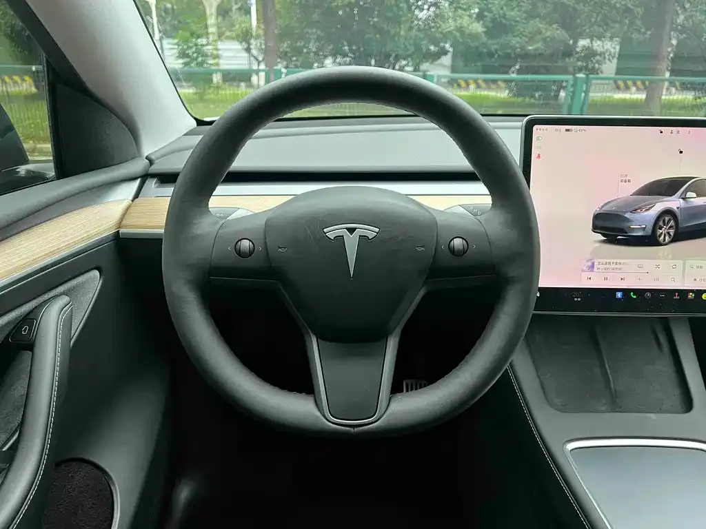 Tesla Model Y — фото 7