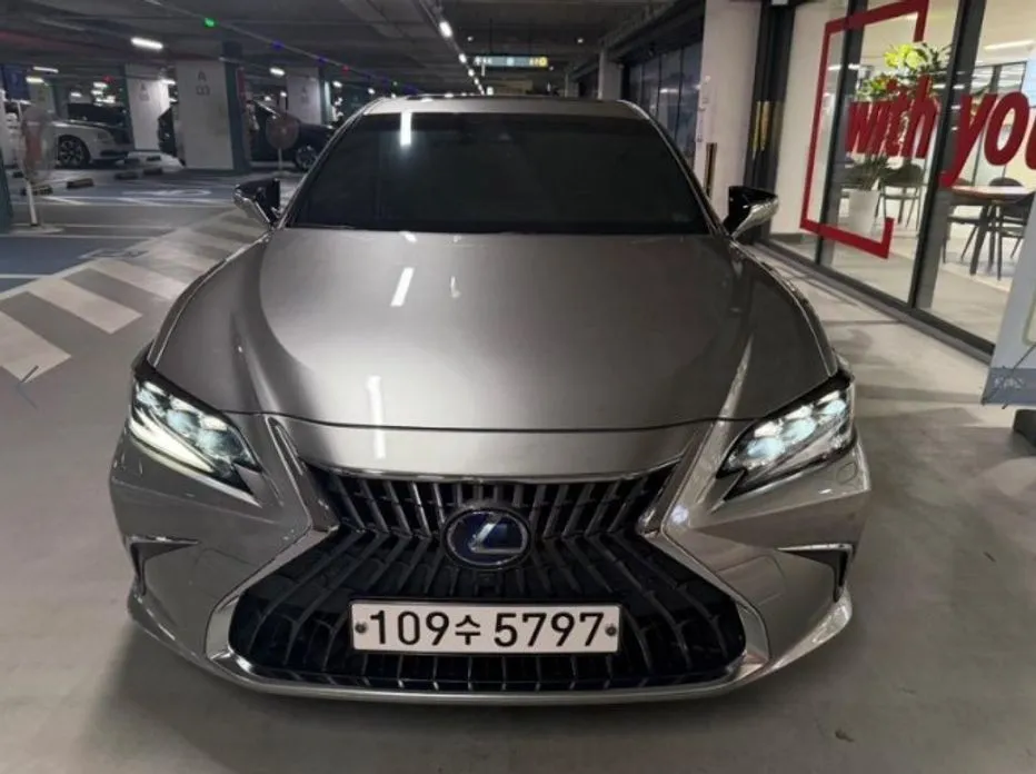 Lexus ES — фото 1