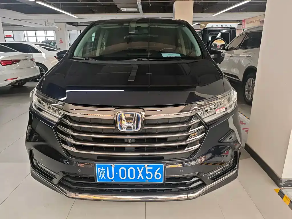 Honda Odyssey — фото 10