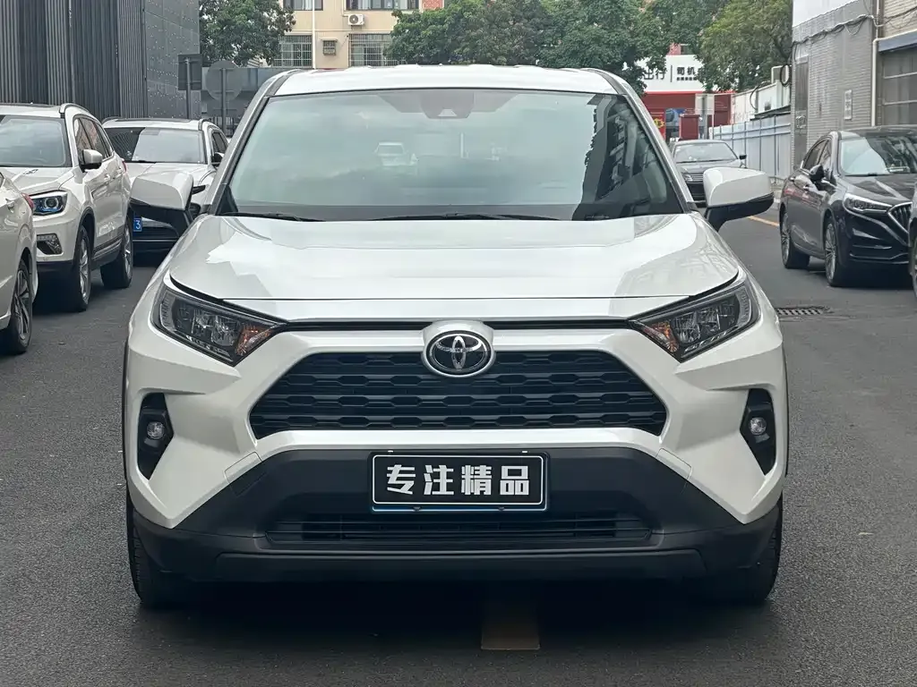 Toyota RAV4 2023 из CN, фото 8