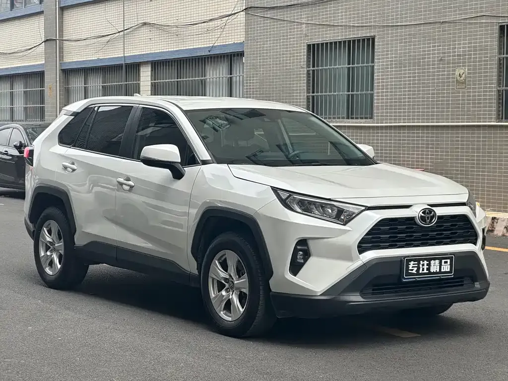 Toyota RAV4 2023 из CN, фото 7