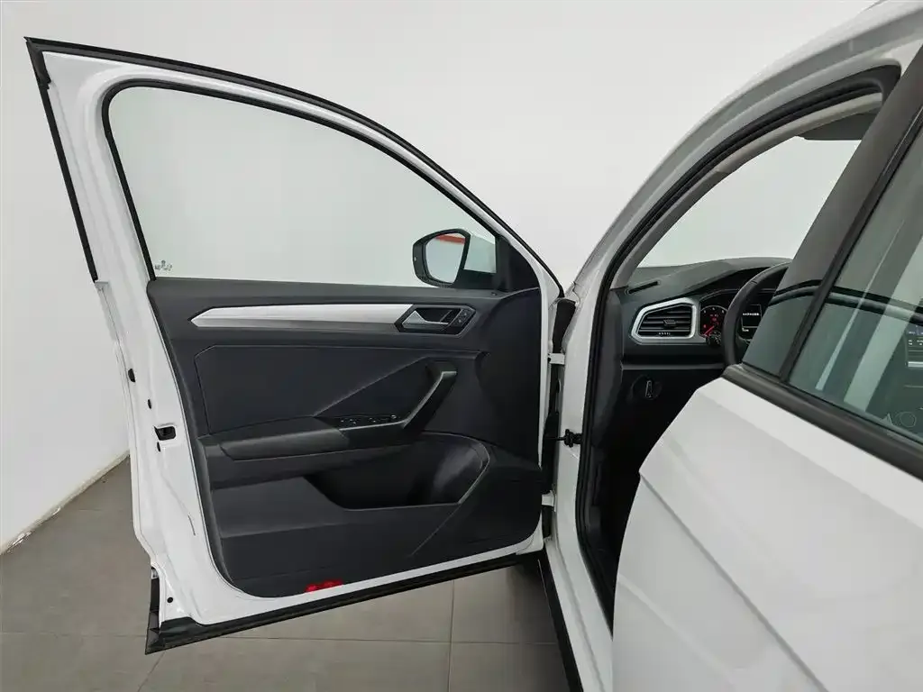 Volkswagen T-Roc 2021 из CN, фото 4