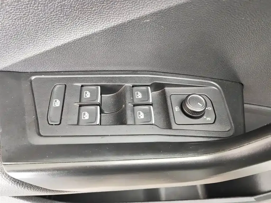 Volkswagen T-Roc 2021 из CN, фото 10
