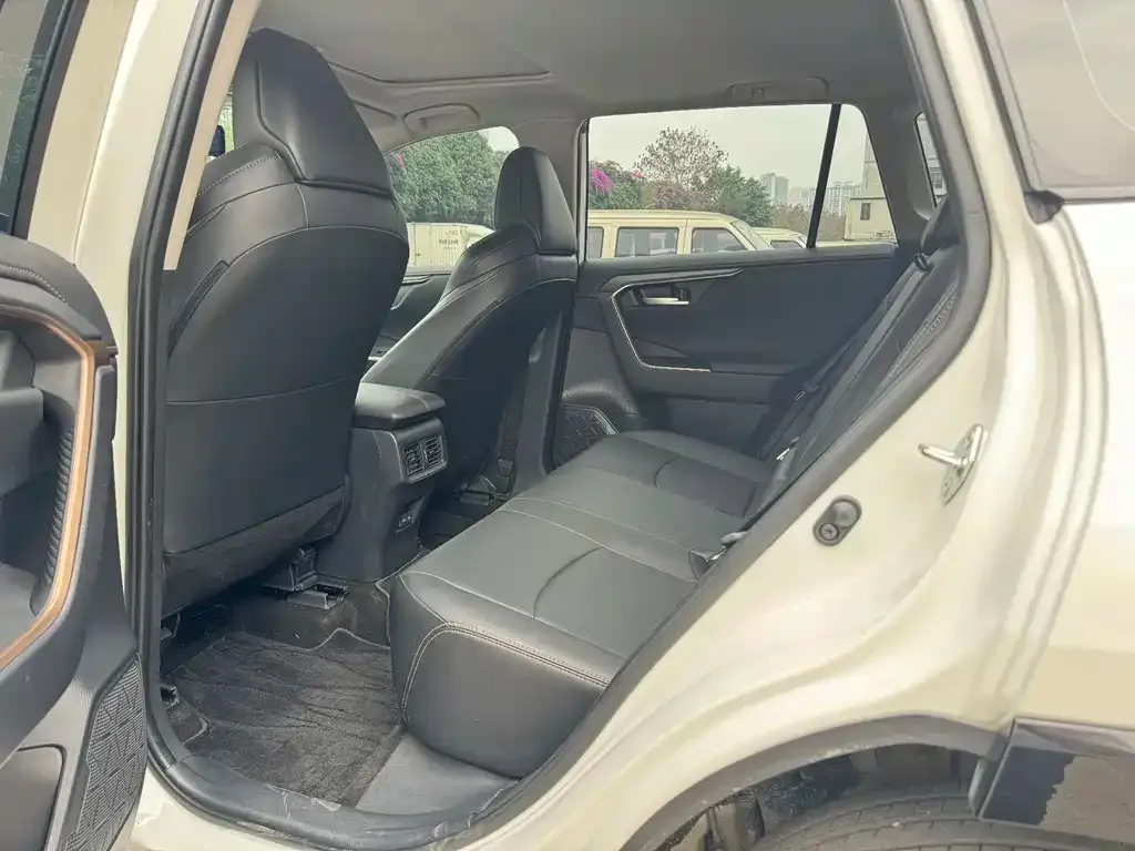 Toyota Wildlander 2025 из CN, фото 6