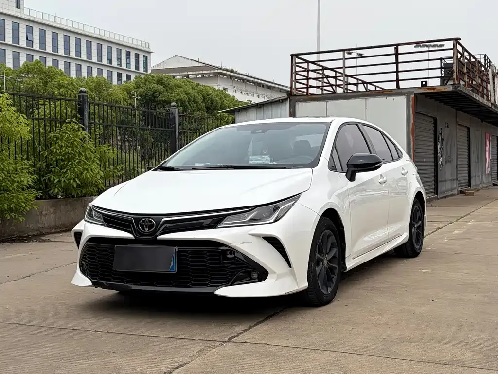 Toyota Corolla — фото 1