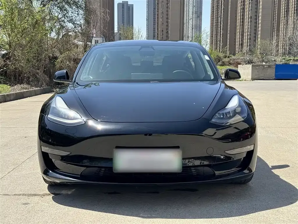 Tesla Model 3 — фото 5