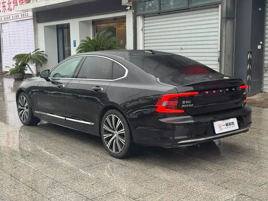 Volvo S90 — фото 10