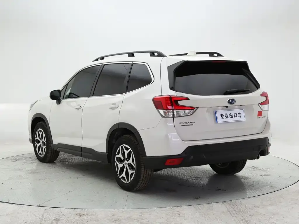Subaru Forester — фото 9