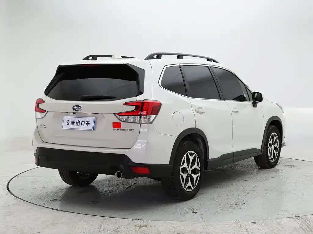Subaru Forester — фото 8