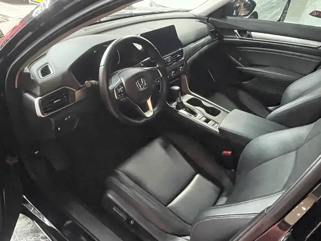 Honda Accord — фото 7