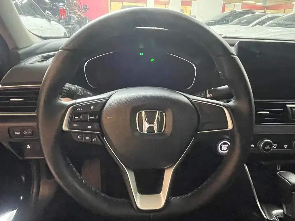Honda Accord — фото 10