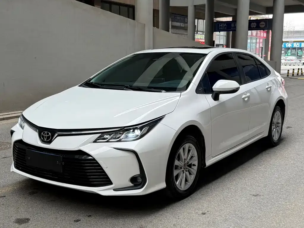 Toyota Corolla — фото 1
