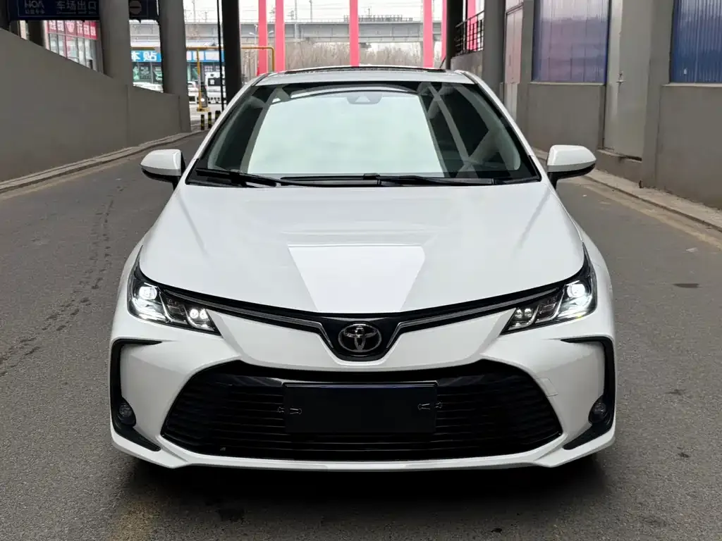 Toyota Corolla — фото 6