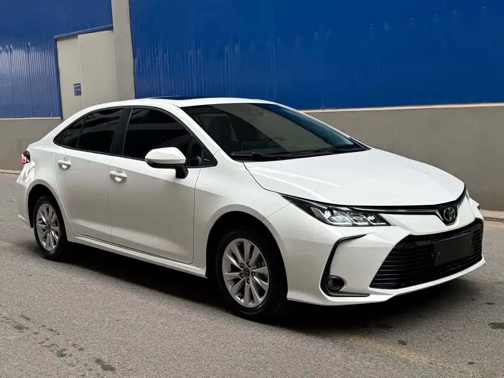 Toyota Corolla — фото 9