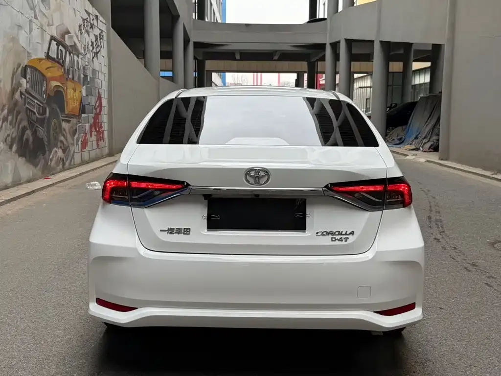 Toyota Corolla — фото 3