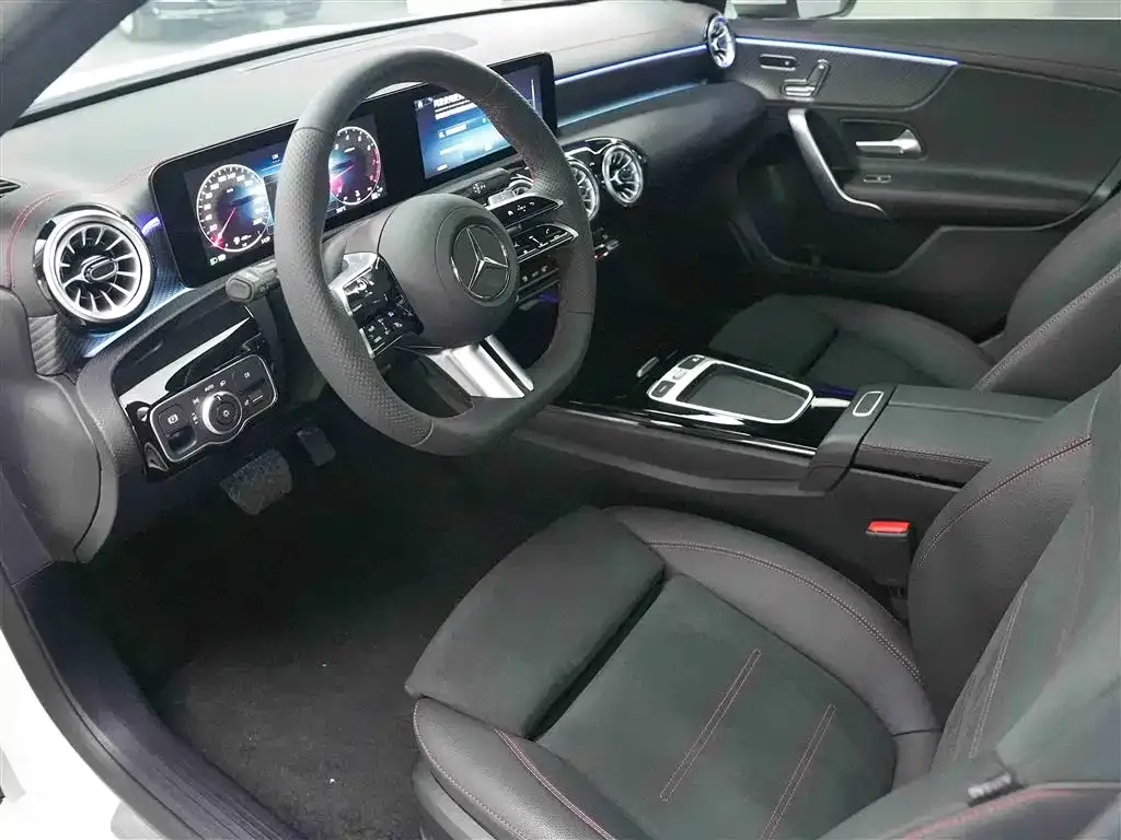 Mercedes-Benz A-Class — фото 10