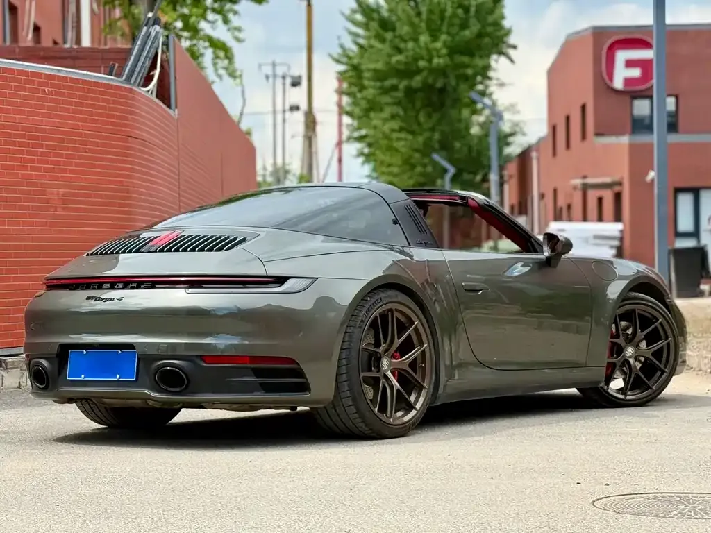 Porsche 911 2023 из CN, фото 10