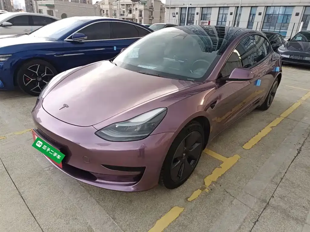 Tesla Model 3 — фото 1