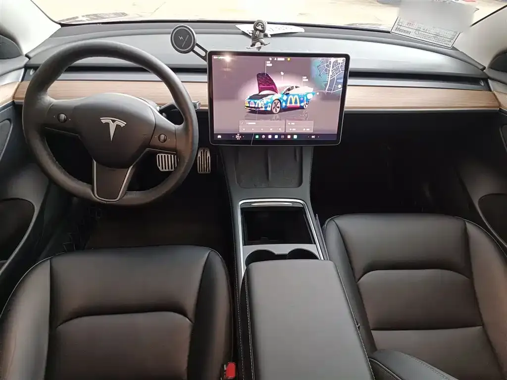 Tesla Model 3 — фото 5