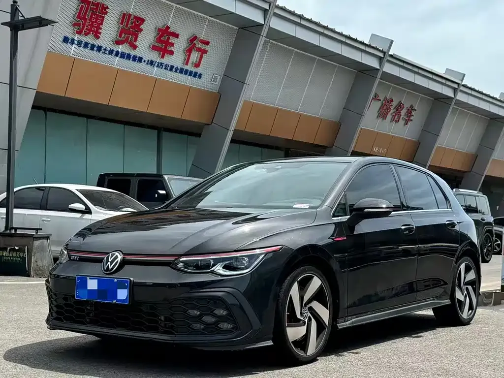 Volkswagen Golf GTI