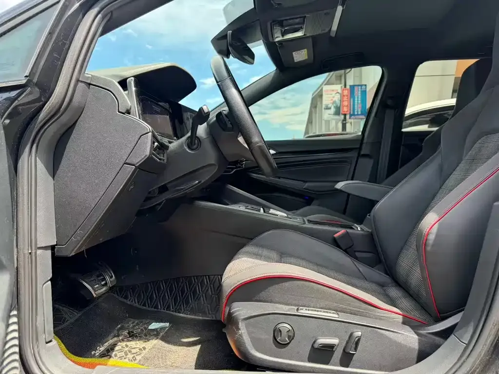 Volkswagen Golf GTI 2022 из CN, фото 2