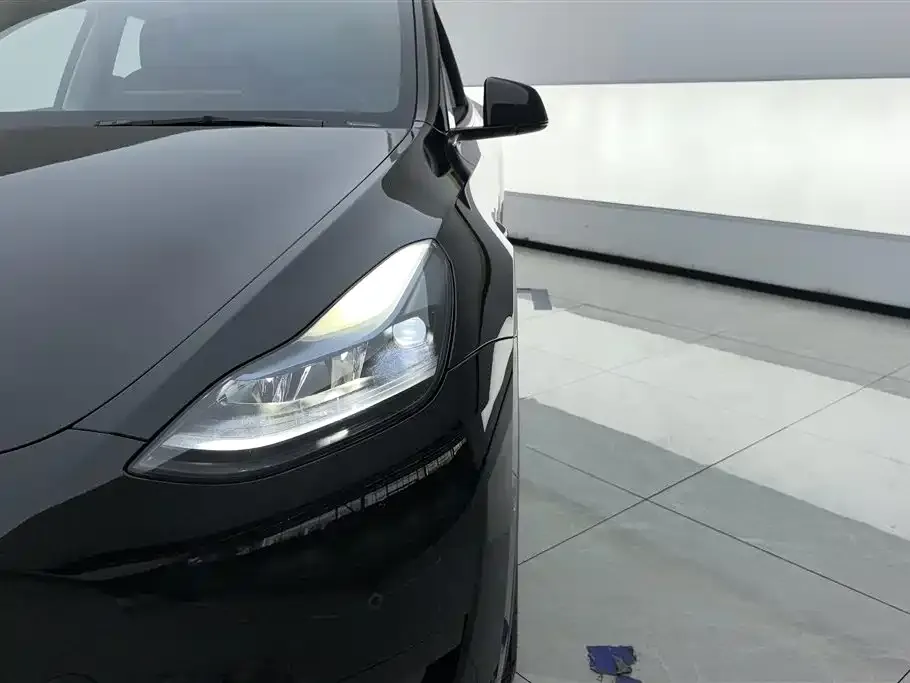 Tesla Model Y 2023 из CN, фото 9