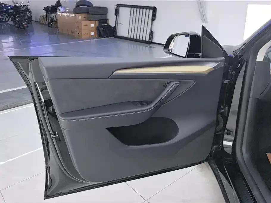 Tesla Model Y 2023 из CN, фото 7