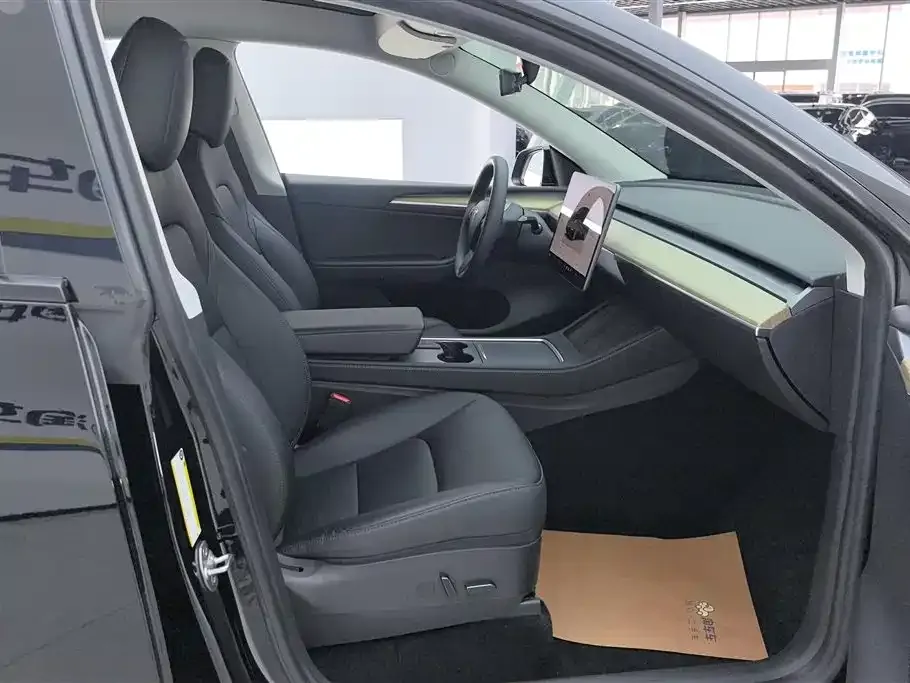 Tesla Model Y 2023 из CN, фото 8