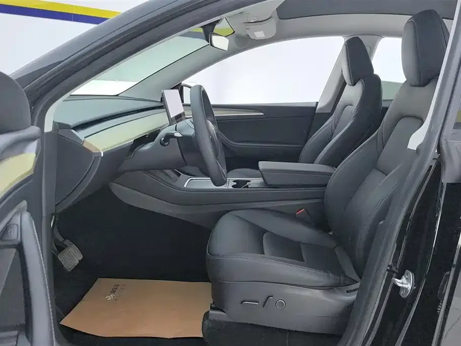 Tesla Model Y 2023 из CN, фото 10