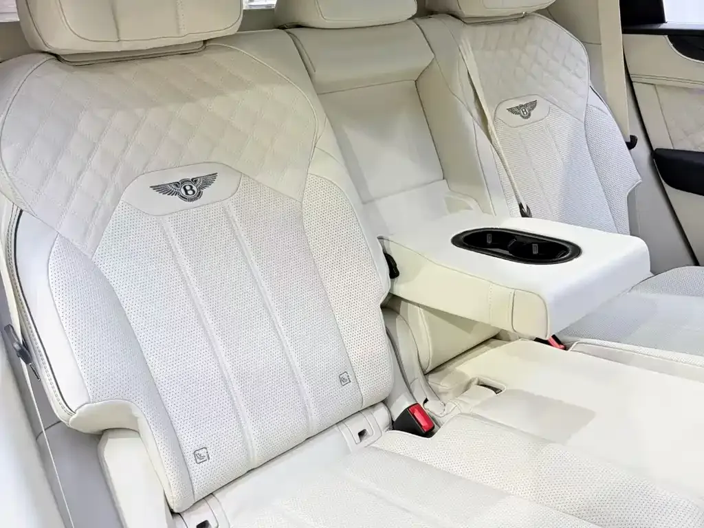 Bentley Bentayga PHEV 2021 из CN, фото 6