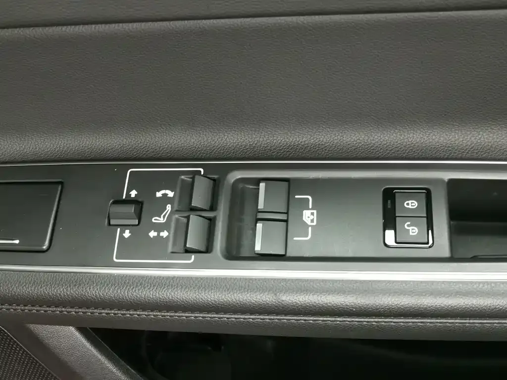 Jaguar XFL 2021 из CN, фото 6