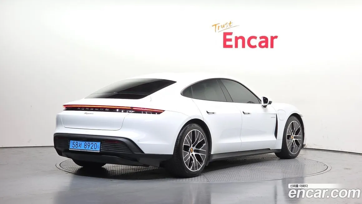 Porsche Taycan 2022 из KR, фото 7