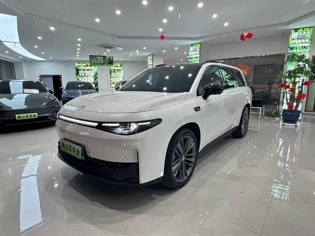 Leapmotor C16