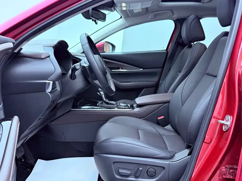 Mazda CX-30 2021 из CN, фото 9