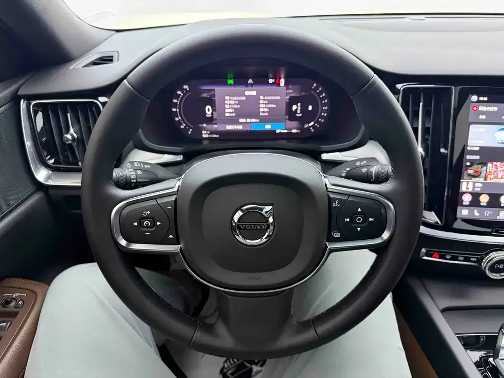 Volvo S60 2022 из CN, фото 7