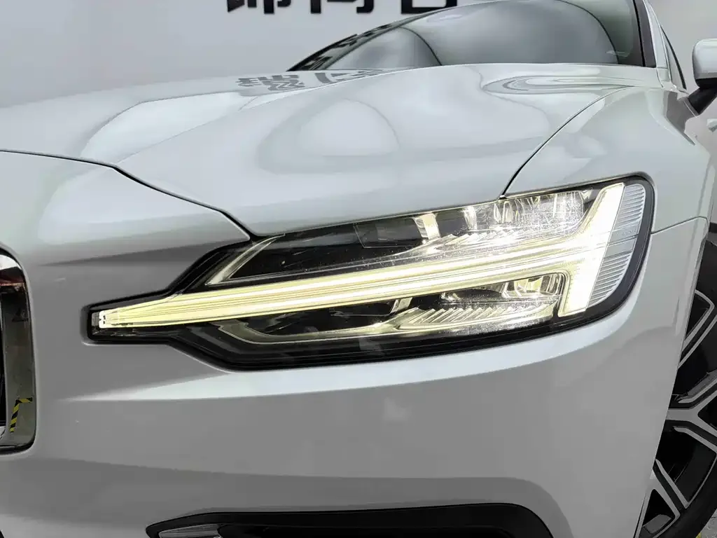 Volvo S60 2022 из CN, фото 6
