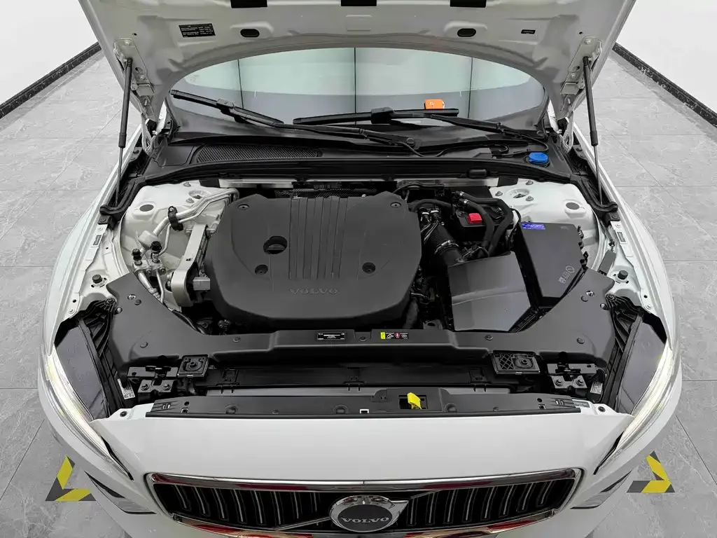 Volvo S60 2022 из CN, фото 8