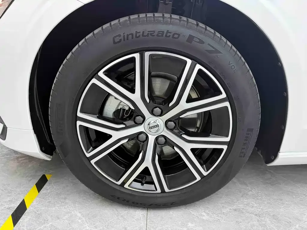 Volvo S60 2022 из CN, фото 9