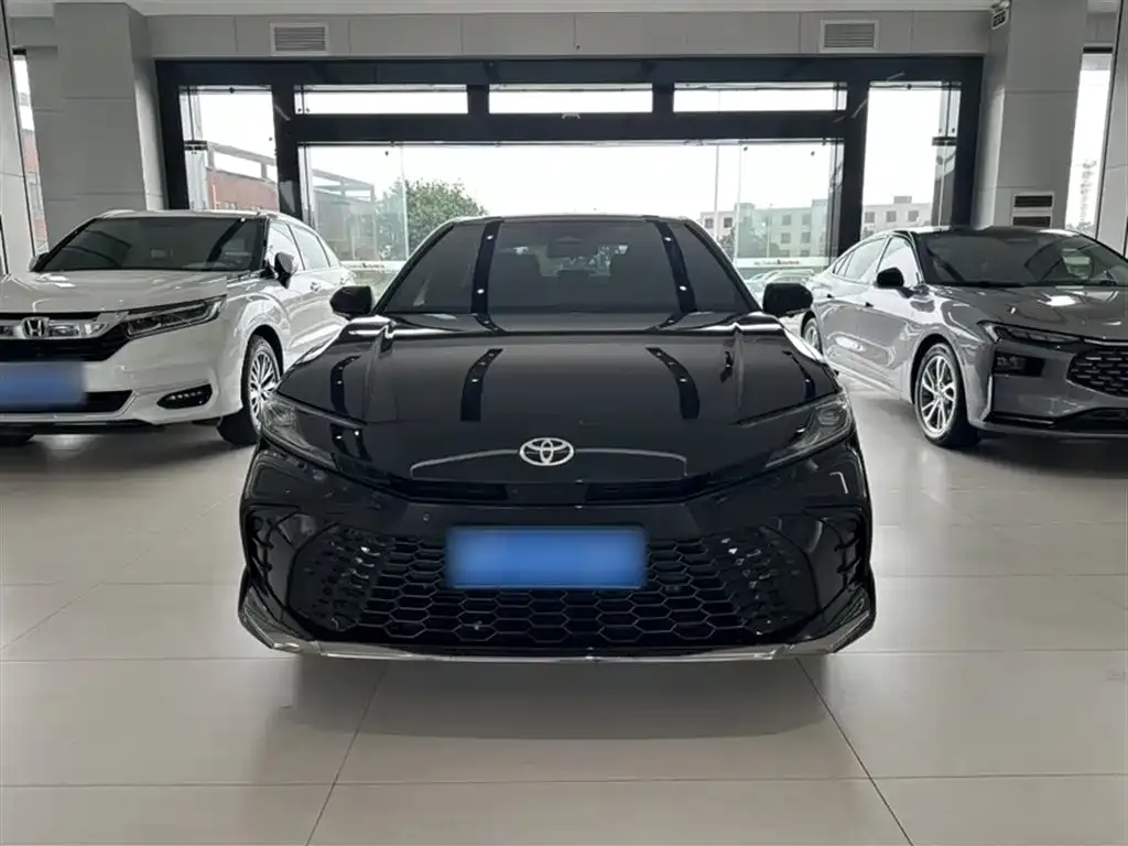 Toyota Camry 2025 из CN, фото 2
