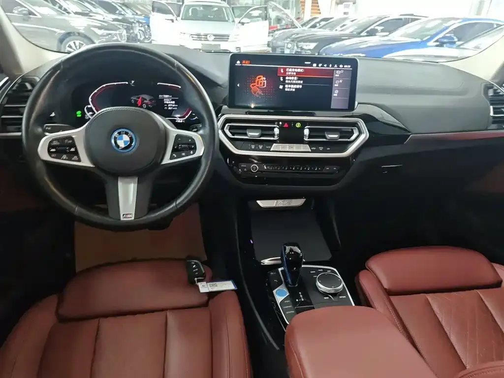 BMW iX3 — фото 9
