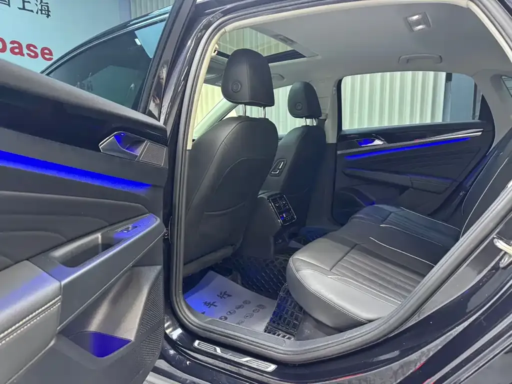 Volkswagen Passat — фото 9