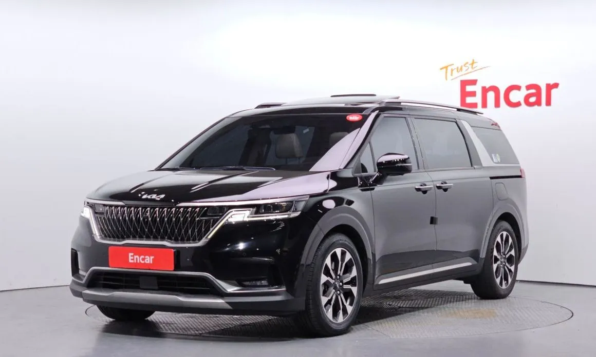 Kia Carnival — фото 1