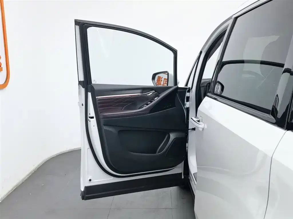 GAC Motor Trumpchi M8 — фото 2
