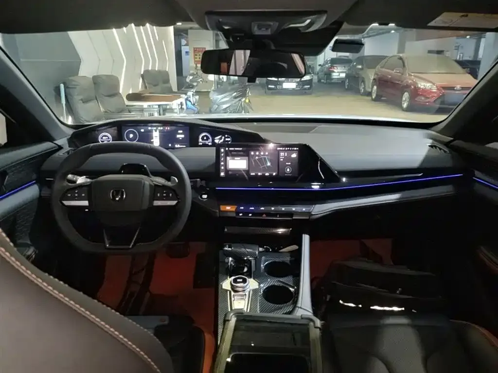 Changan UNI-V 2023 из CN, фото 2