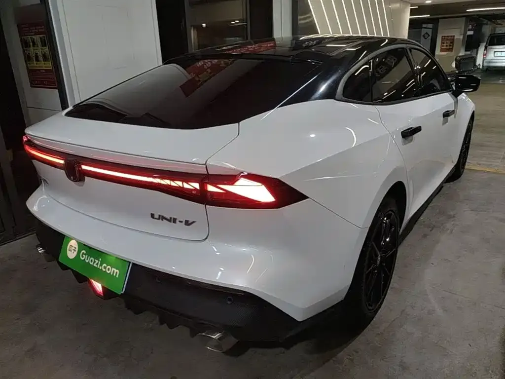 Changan UNI-V 2023 из CN, фото 3
